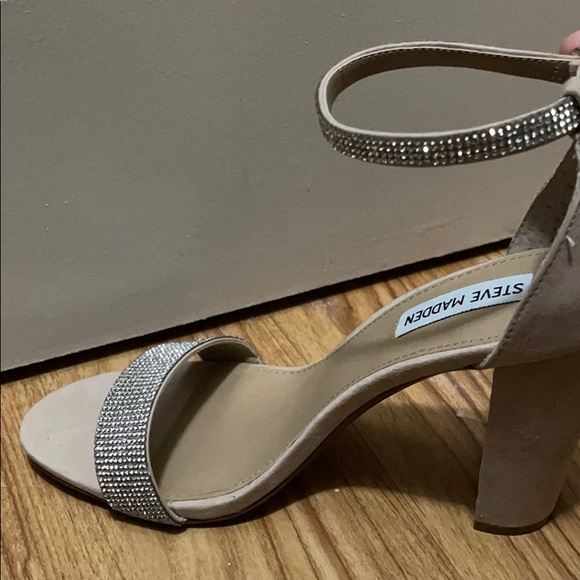 Heels - Picture 2 of 2